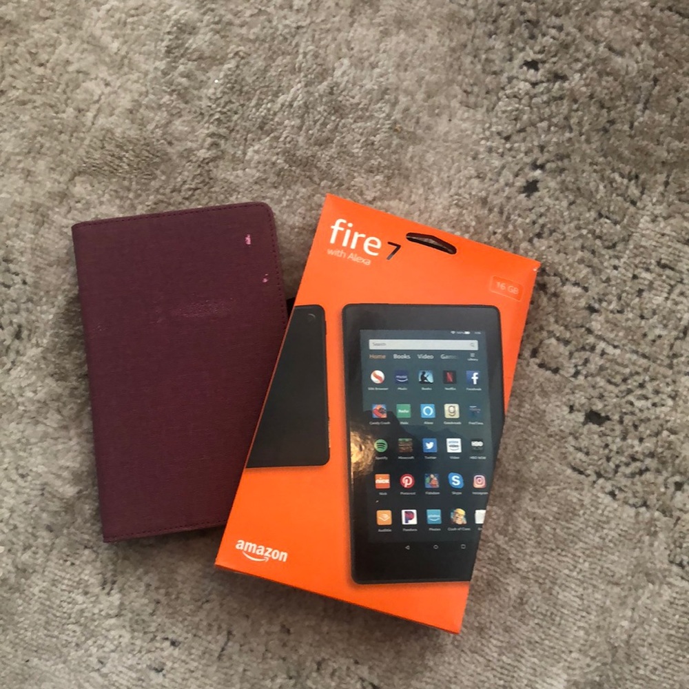 Fire 7 new tablet and new tablet holder 16 GB